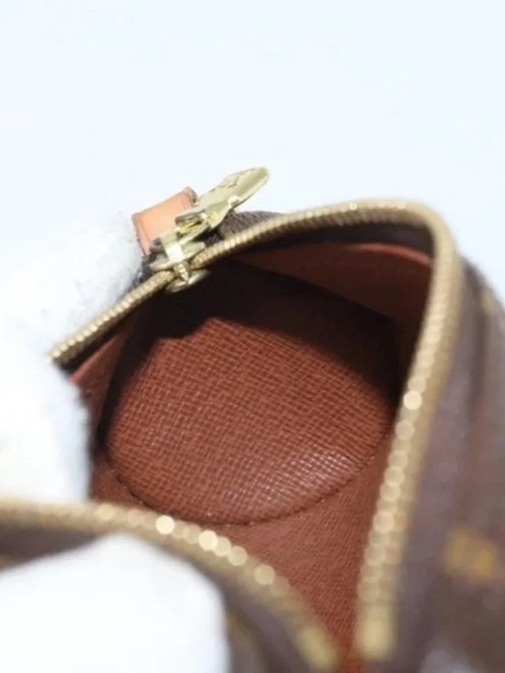 LOUIS VUITTON Monogram Papillon Pouch LV Auth - Picture 13 of 16